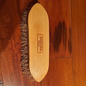 Hermes Wooden Pet Brush - Brown